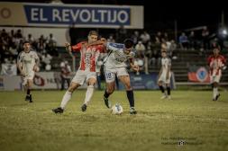 Araújo, Gómez, Bueno son opciones para mover la defensa en la revancha