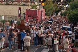 Multitudinaria muestra de fe en  el tradicional Vía Crucis de la ciudad
