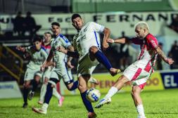 Debe ir por la hazaña a Maldonado: Noche gris: Salto perdió la ida