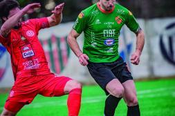 El empate le sirvió a los dos y Gladiador está primero