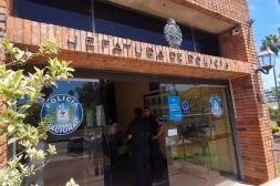 Se llevan una motocicleta de predio  cerrado y dejan mochila en el lugar