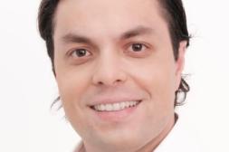 El Dr. Matías Rocha  asumió la Presidencia  del Colegio Médico