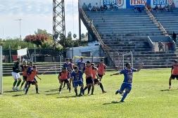 La tabla de la 'B' se movió 'abajo': Dublín salió de la zona descenso, metió a Tigre y se complica Cerro