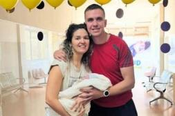 Dan de alta a un bebé prematuro extremo  nacido con solo 25 semanas de gestación 