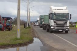 Transportistas autoconvocados iniciaron paro indefinido  en rechazo a Guía Electrónica de Cargas y suba del gasoil