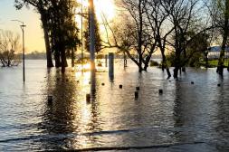 El río Uruguay llega a 11,20 metros y  se preparan las primeras evacuaciones