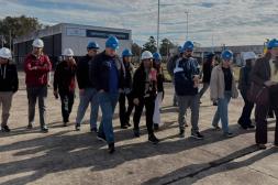 Estudiantes de UTU-Salto exploraron la gestión logística de la Central Hidroeléctrica mediante recorrida guiada