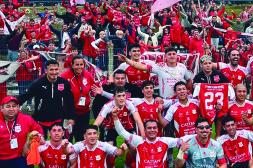 Su gente copa todos lados y el equipo responde: Es gigante este Ceibal finalista de OFI