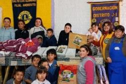 Club de Leones "Los Azahares"  lleva ayuda a familias afectadas 
