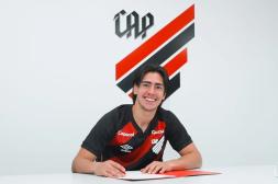 Athletico Paranaense presentó a Azambuja