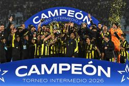Intermedio: Peñarol goleó a Wanderers: Se floreó y se quedó con el título