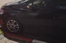 Latidos: Auto mal parado, Vidrios en Plaza Artigas y más...