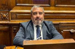 De Brum impulsa un histórico freno a  los pases en comisión en el Parlamento