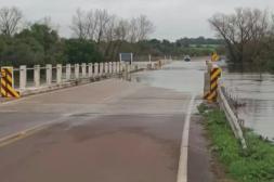Lluvias intensas: varios  pasos continúan crecidos