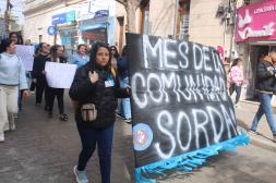 Salto se vistió de azul en mediante una masiva movilización por visibilización de derechos e inclusión de personas sordas