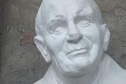 Aclaran porqué el busto de Juan  Pablo II fue devuelto a Concordia