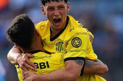 Sacó los 3 puntos del Cerro y sigue puntero: Sufrido y valioso triunfo de Peñarol