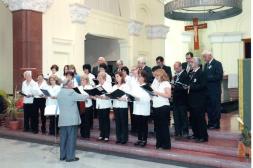 Integrantes del coro del colegio Sagrada Familia designaron  al conjunto con el nombre: “Hermano Germán Camarero”