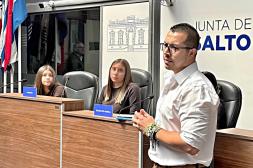 Jóvenes del Liceo 2 asumieron  el rol de legisladores por un día