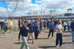 Personas de los refugios de Salto  visitaron represa de Salto Grande