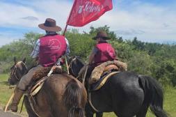 La gesta solidaria a caballo que une al  país a beneficio de Teletón llega a Salto