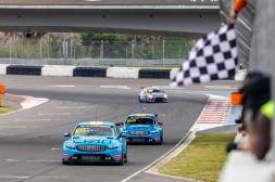 Urrutia ganó primera de tres carreras