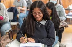 Se mantiene matrícula son leve  descenso en egreso media básica
