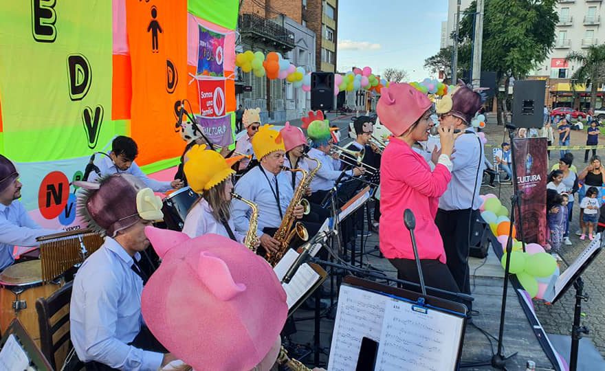 Orquesta Departamental  festejó el Día  de la Niñez en Plaza Artigas