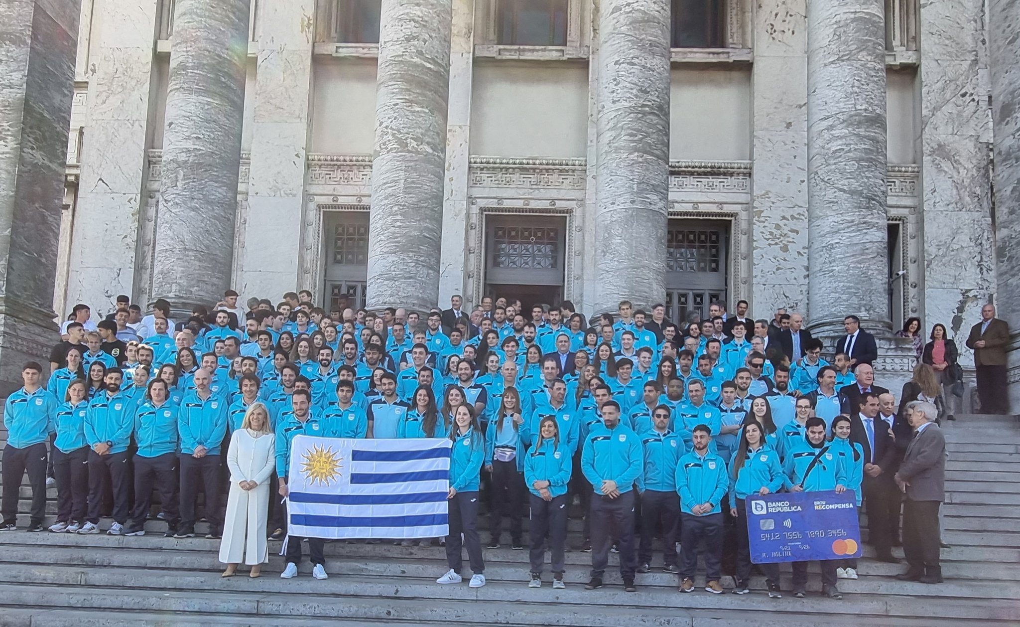 Juegos Odesur: Se realizó la despedida y entrega del pabellón a la delegación uruguaya