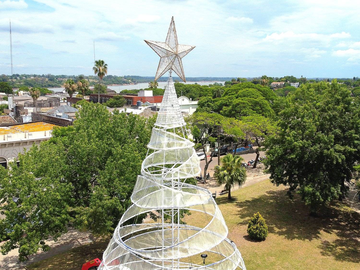 Inaugurará árbol de navidad en plaza Treinta y Tres Orientales y nueva luminaria en calle Uruguay