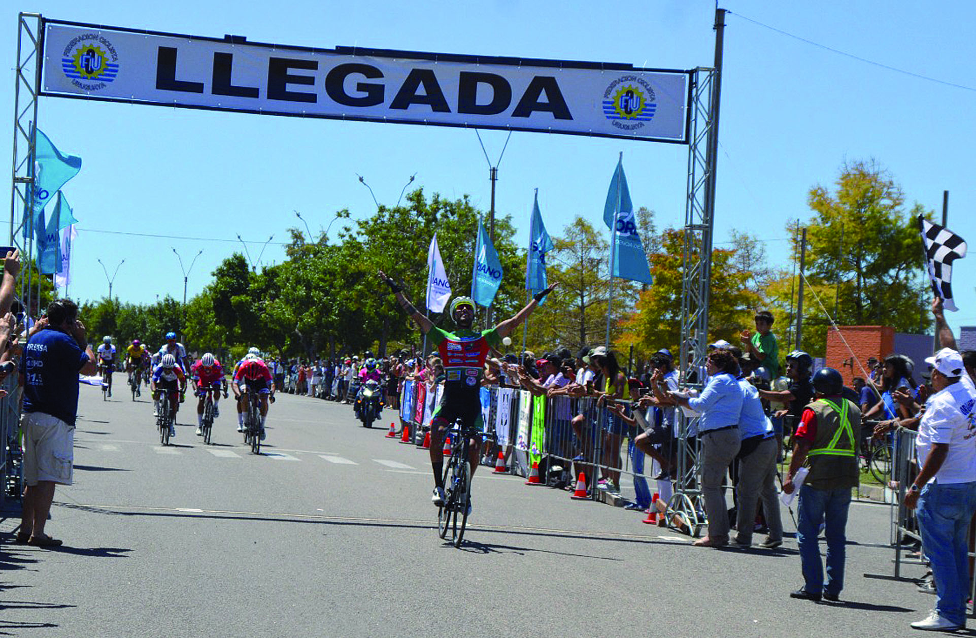Diego González ganó la Vuelta Chaná y Agustín Moreira fue segundo