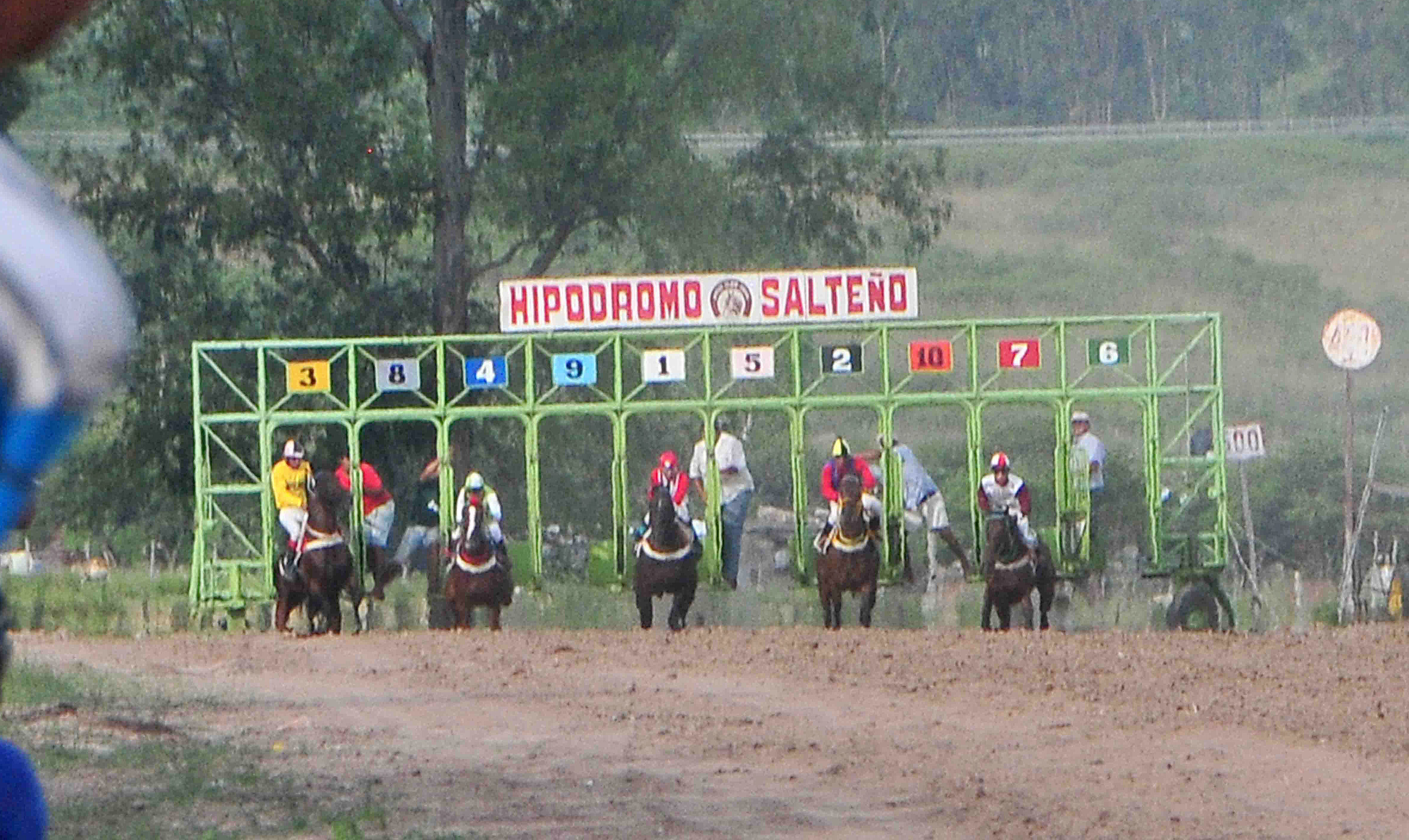 Jockey Club Salto llama para carreras en el Hipódromo Salteño