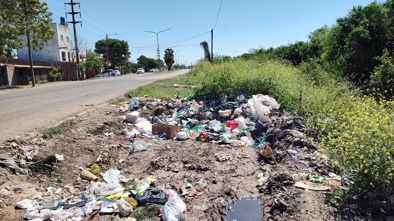 Desde varias zonas piden intervención de Intendencia y Cecoed ante riesgo sanitario por acumulación de basura