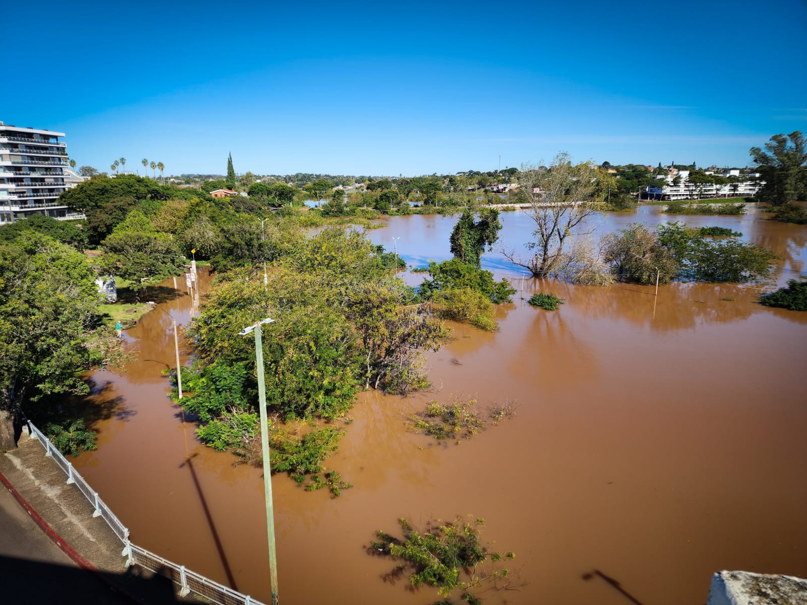 Salto Grande informa que nivel del río comienza a descender a partir de hoy