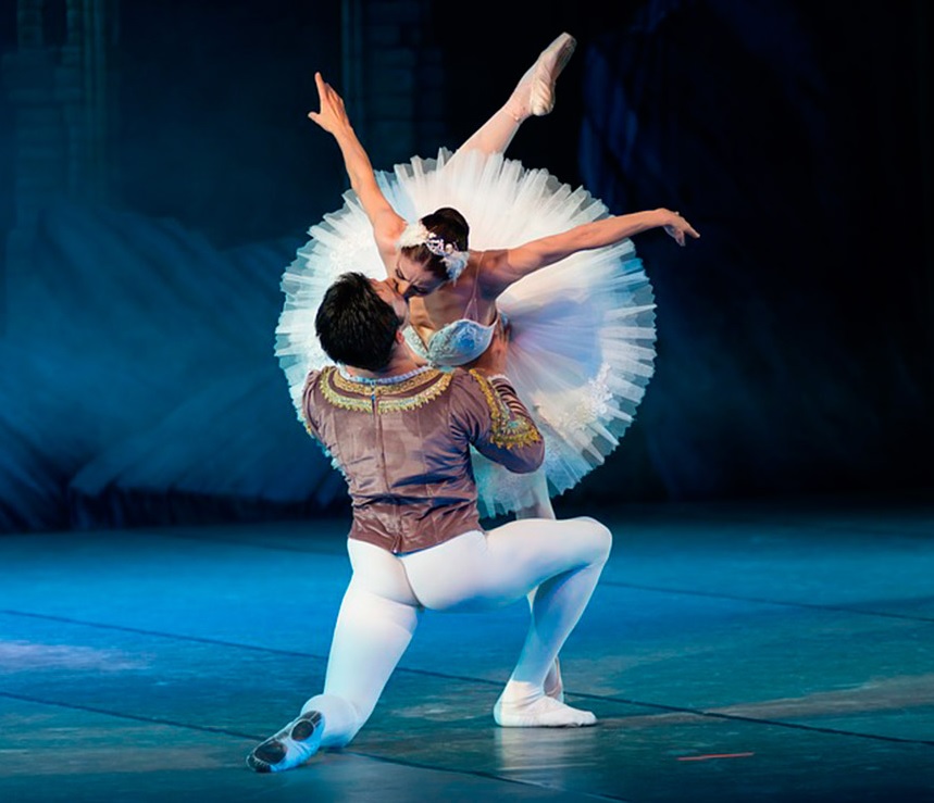 El Ballet de San Petersburgo vuelve  a Salto con “El Lago de los Cisnes”