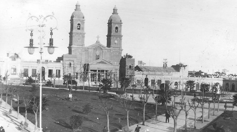 Las primeras tertulias sociales de Salto en 1940 fueron las reuniones bailables y fiestas en la Iglesia del Carmen