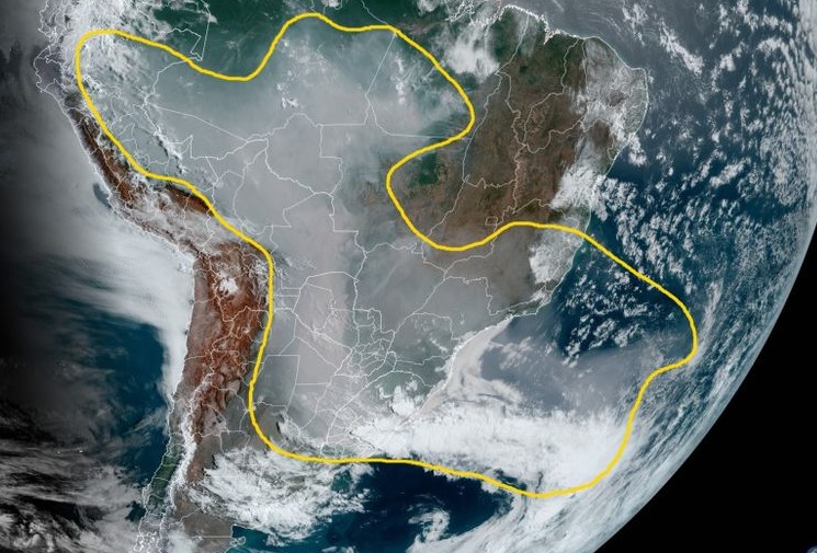 Hollín en atmósfera: Inumet informó  sobre la “pluma de humo” en el país