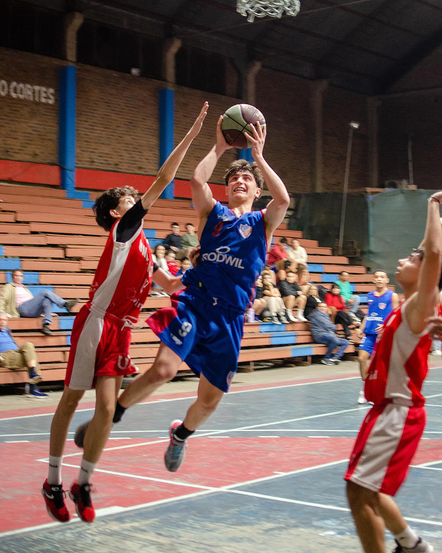 Se juegan las finales de divisiones formativas en el básquetbol