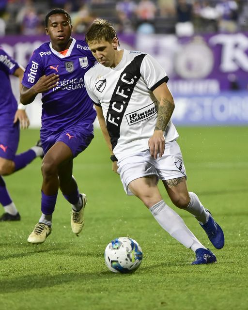 Defensor Sporting goleó a Ferro 6 a 0 y se metió  en semifinales del torneo