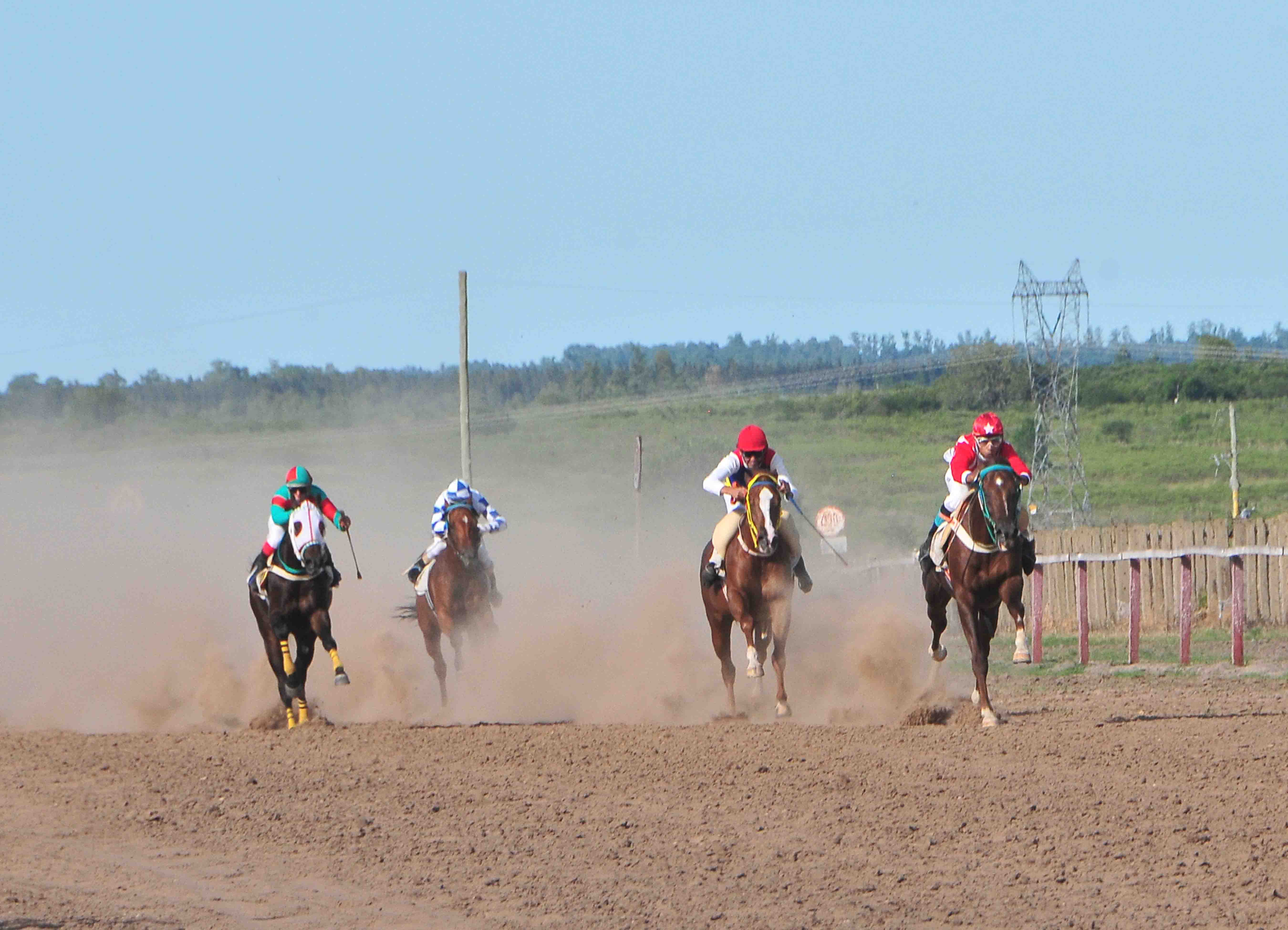 Llamado a carreras en  el Hipódromo Salteño