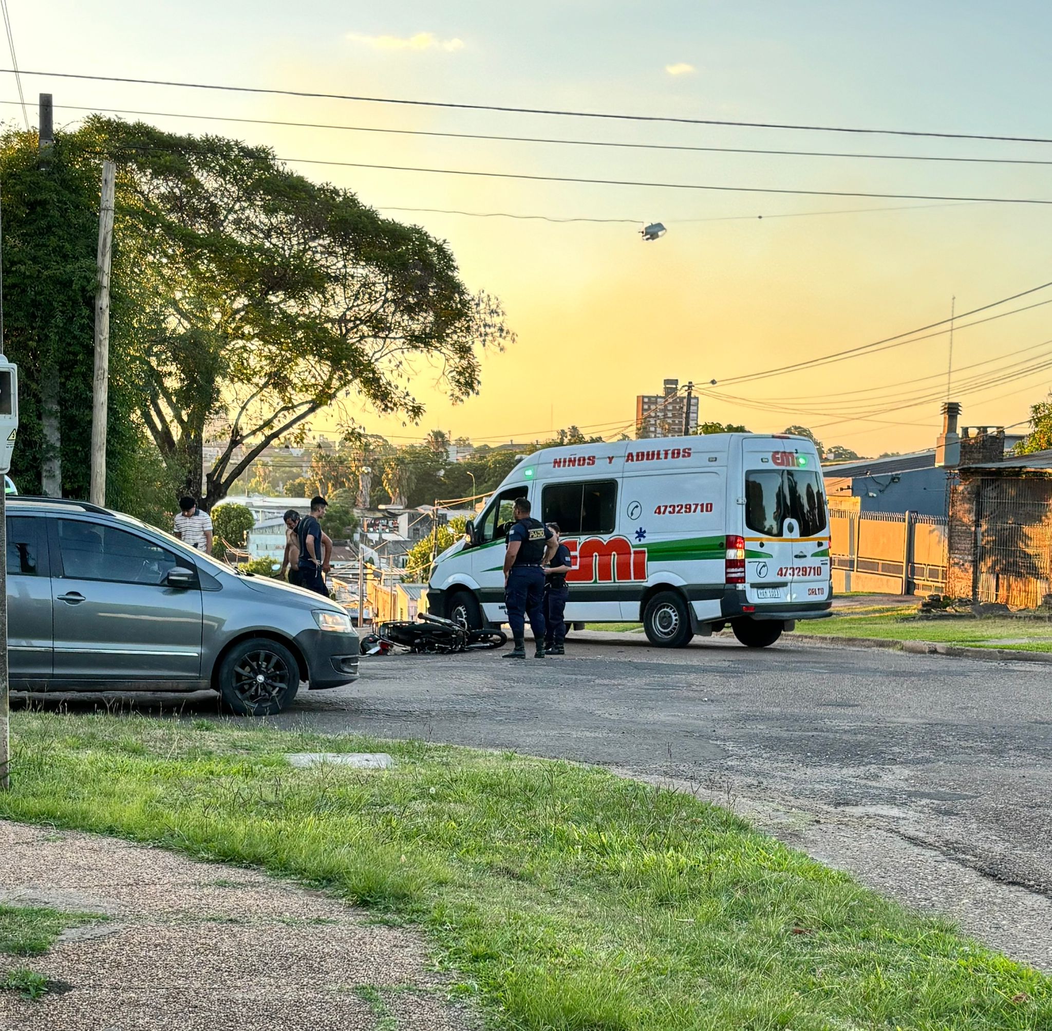 Accidente entre 2 motos en calle Uruguay y Fortaleza