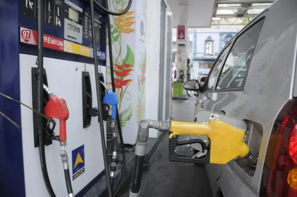 Salteños reducen el consumo  de combustibles en Concordia, actualmente alcanza solo 2,9%