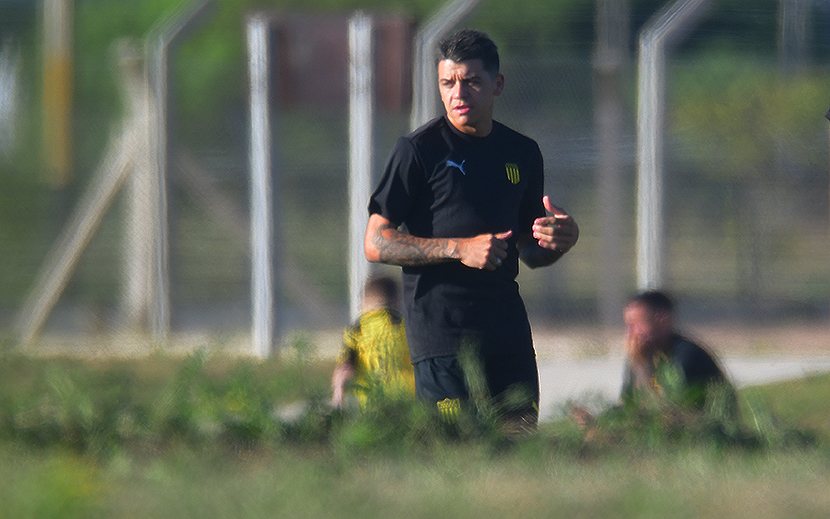 Peñarol aumenta su cuota social y lanza una colecta para solventar el pase de Leo Fernández