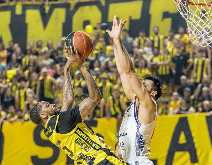 Nacional volvió a ganar el clásico del básquetbol