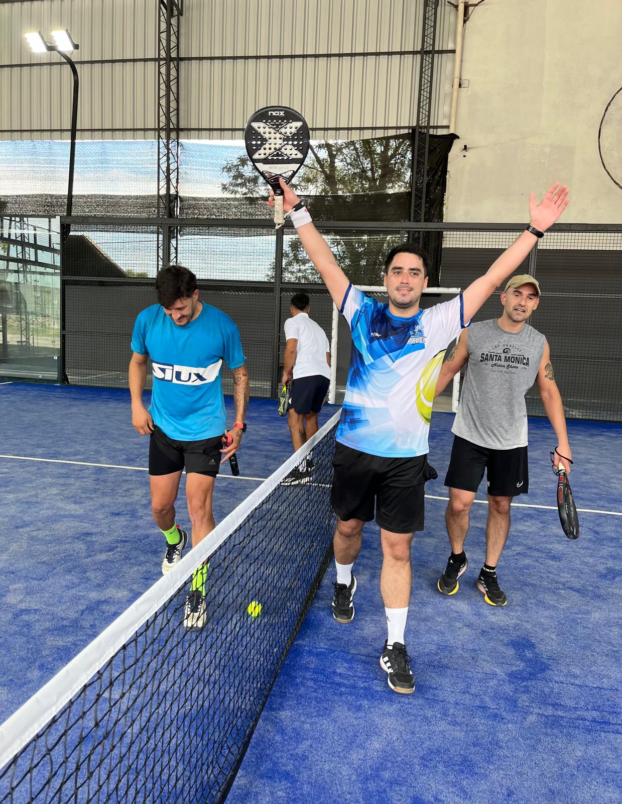 Padel: El Club Tiro Salto Grande se viste de gala con el Torneo reinauguración de canchas de padel en alfombra y vidrio.