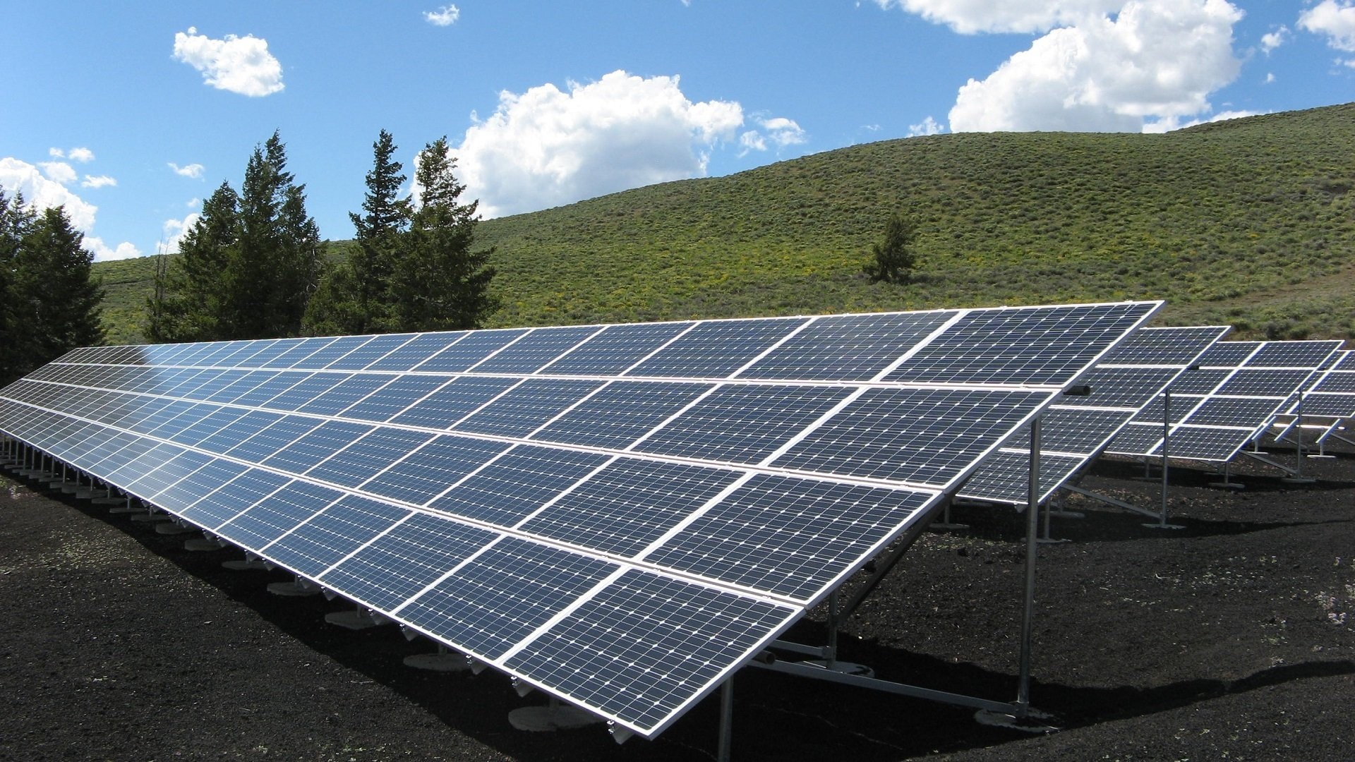 Proyectan instalar una planta solar en costa del río Daymán