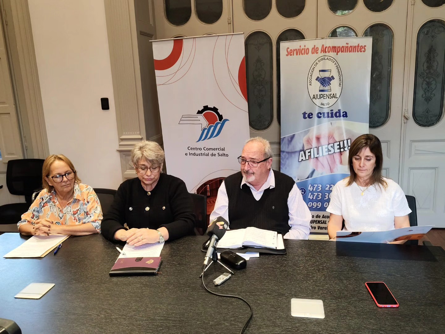 Presentaron concurso de narraciones sobre temática del Día de los Abuelos
