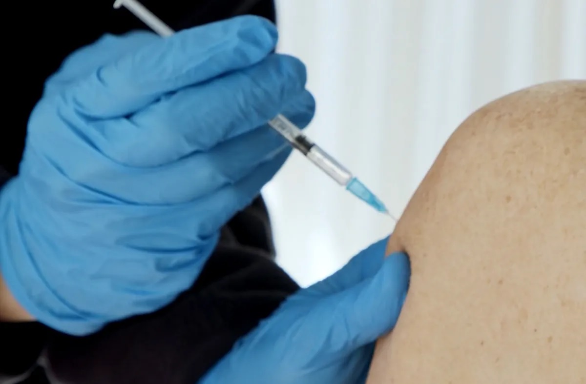 Exhortan a vacunarse contra gripe tras epidemia en hemisferio norte