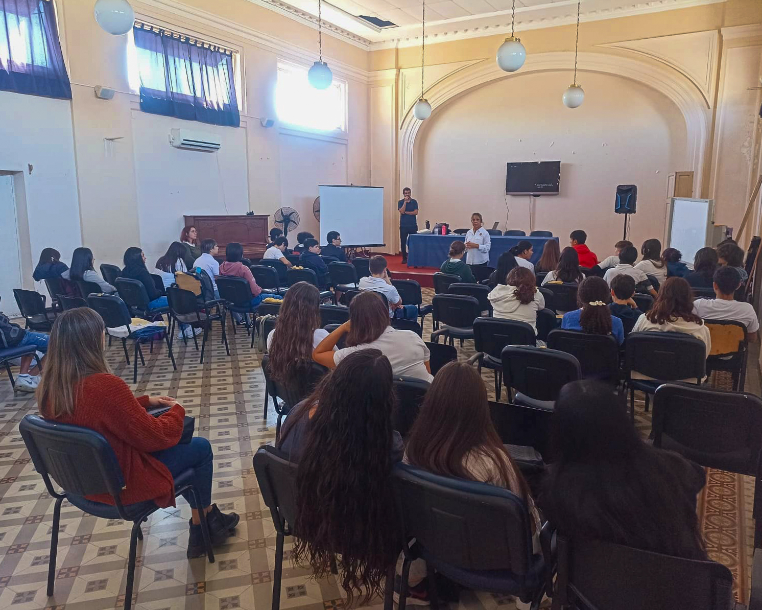 Realizan charlas en liceos  de Salto sobre prevención de  siniestralidad en el tránsito
