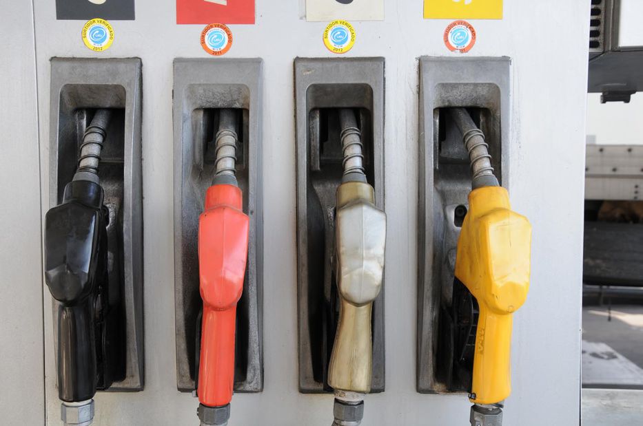 Gasoil baja en junio 2,39  pesos y la nafta 0,07 pesos